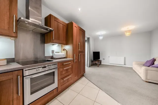 Strawberry Fields, Addlestone, KT15, photo 3