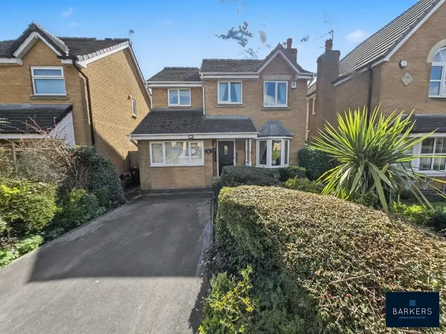 Knightsbridge Walk, Bradford 4 BD4 6ES, photo 1