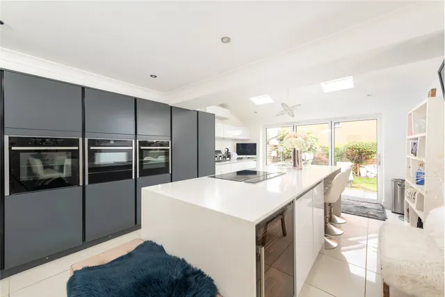 Stanmore Gardens, Newport Pagnell, MK16, photo 3