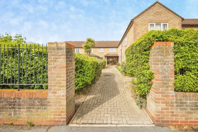 Coppins Road, Clacton-On-Sea, Essex, CO15, photo 1