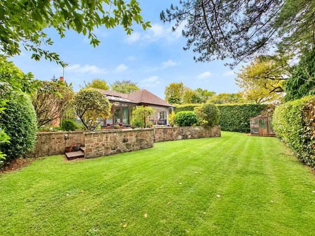 Dawstone Road, Heswall, CH60, photo 2