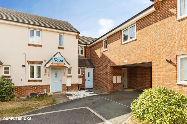Whitehead Drive, Wrexham, LL11, photo 1