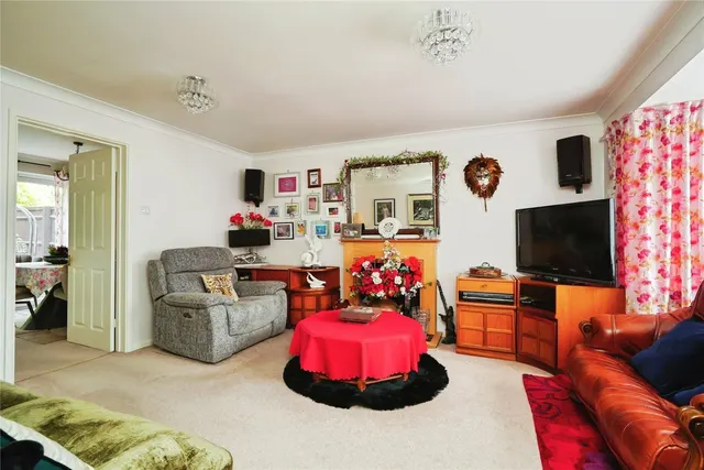 Photo 3 — Osprey Close, BICESTER, Oxfordshire, OX26