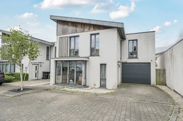 Faringdon Court, Basingstoke, Hampshire, RG24 9FE, photo 1