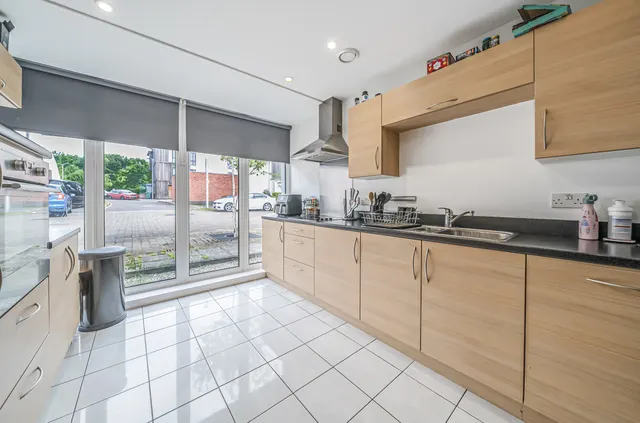 Photo 2 — Faringdon Court, Basingstoke, Hampshire, RG24 9FE