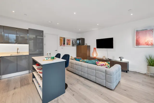 Flat 22, Technology House, Milton Keynes, 151 Silbury Boulevard, MK9 1GE, photo 1