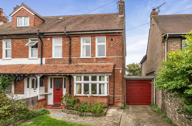 3 bedroom property, Summersdale Road, Chichester, PO19