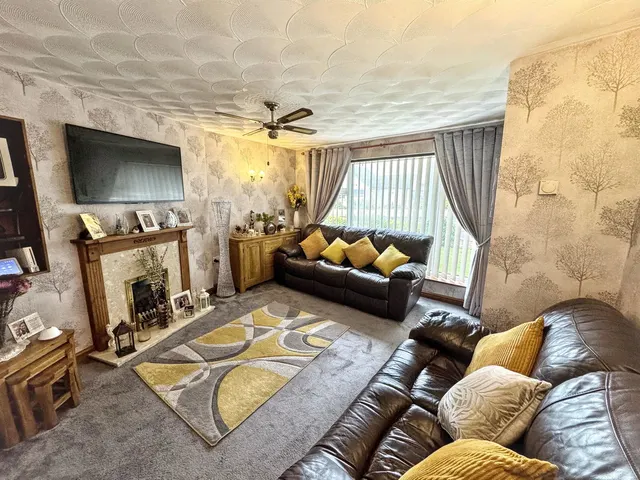 Photo 3 — Lon Y Cyll, Pensarn, Conwy, LL22 7RW