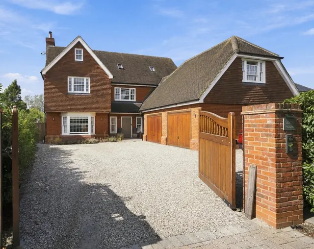 Chelmsford Road, Causeway End, CM6, photo 2