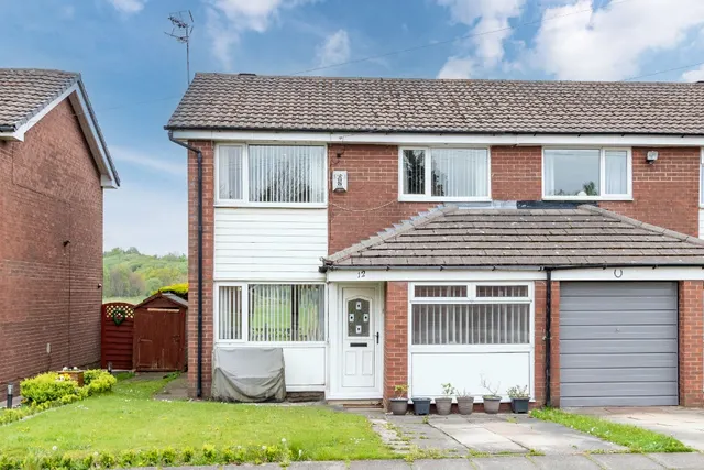 Meadway, Bury, BL9, photo 1
