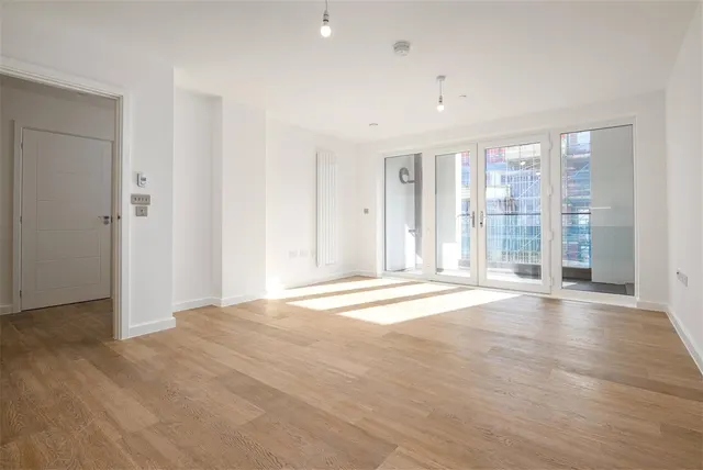 Station Avenue, Walton-On-Thames, KT12, photo 2