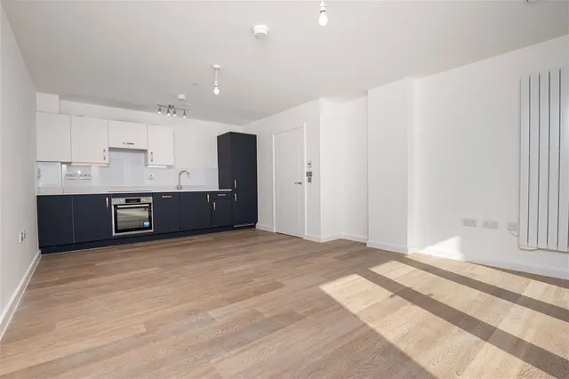 Station Avenue, Walton-On-Thames, KT12, photo 1