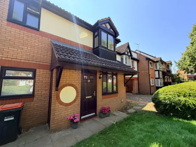 Lynmouth Crescent, Milton Keynes, MK4, photo 3