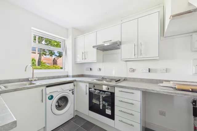 Lynmouth Crescent, Milton Keynes, MK4, photo 1