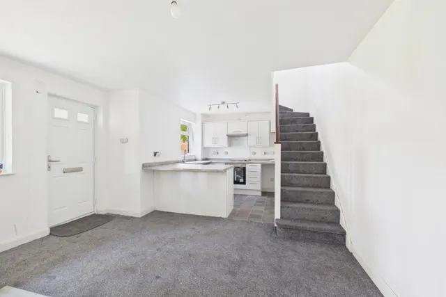 Lynmouth Crescent, Milton Keynes, MK4, photo 2