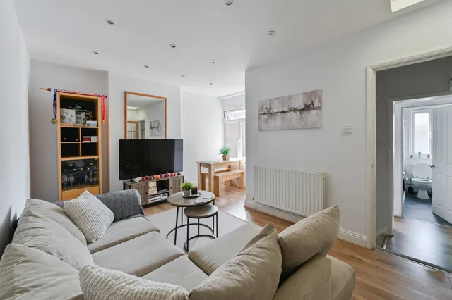 650a Garratt Lane, London, photo 1