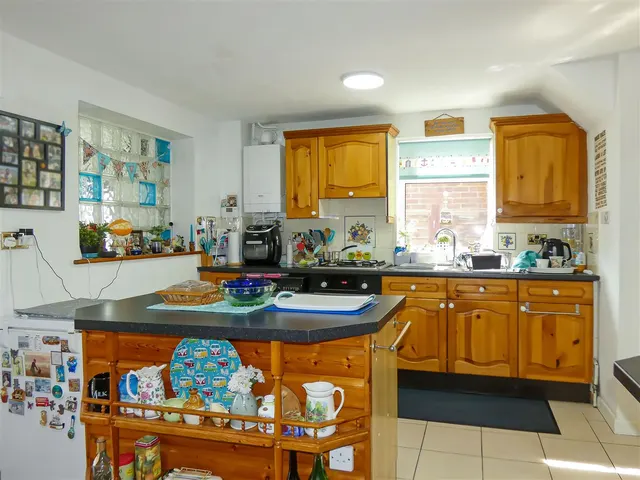 Fontwell Close, Rustington, photo 3