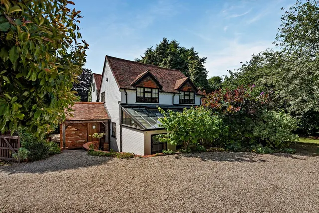 Photo 3 — Beckfords, Upper Basildon, Berkshire, RG8 8PE