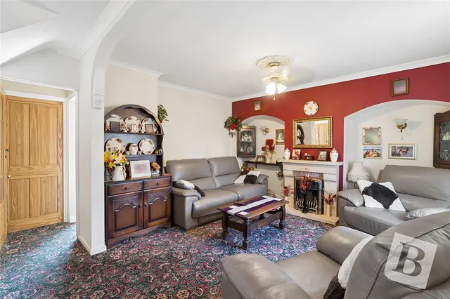 Photo 2 — Becontree Avenue, Dagenham, RM8