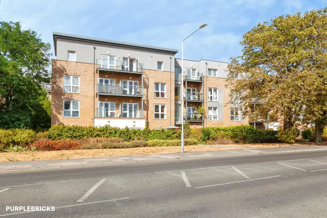 Porters Way, West Drayton, UB7, photo 1