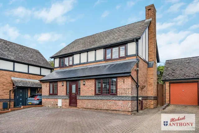 Holyrood, Great Holm, Milton Keynes, Buckinghamshire, MK8 9AF, photo 1