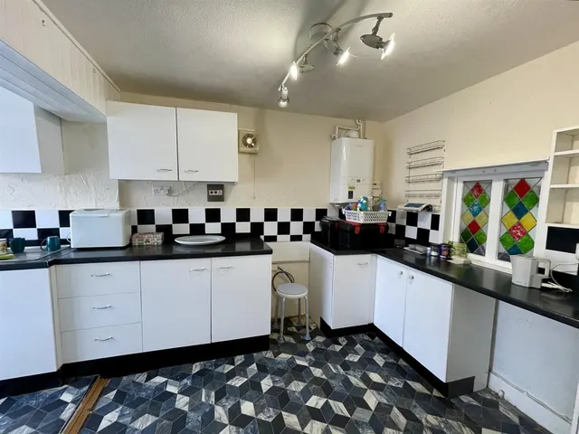 Glynde Close, Newhaven, photo 2
