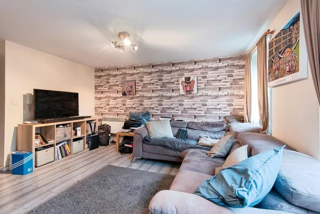 Photo 3 — Watersmeet, Grove Road, Hitchin, Hertfordshire, SG4