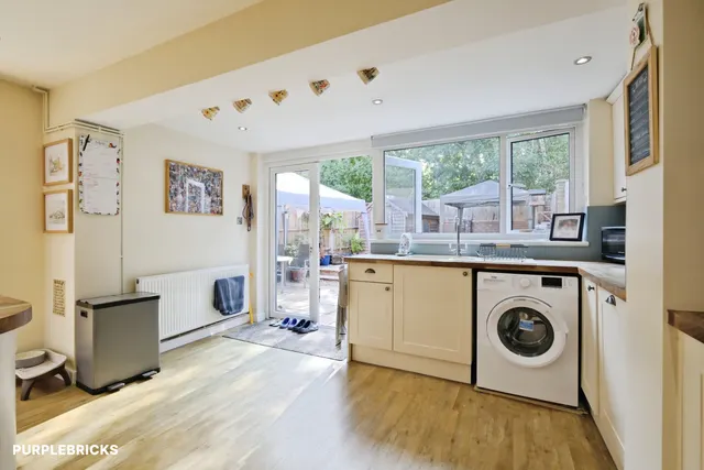 Wittenham View, Salisbury, SP4, photo 2
