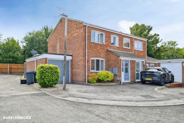 Wittenham View, Salisbury, SP4, photo 1
