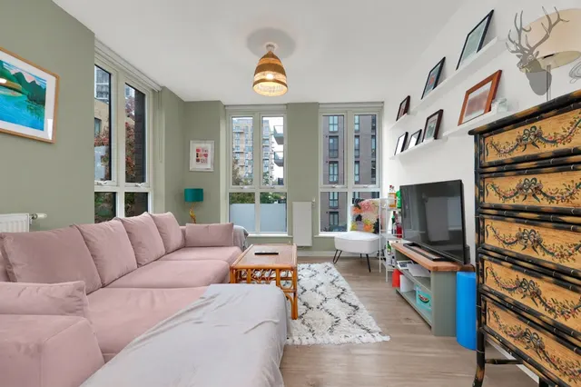 Gresham Place, London, E3, photo 2