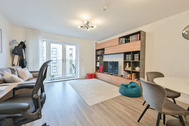 Flat 127, Thurlows Court, Watford, photo 1