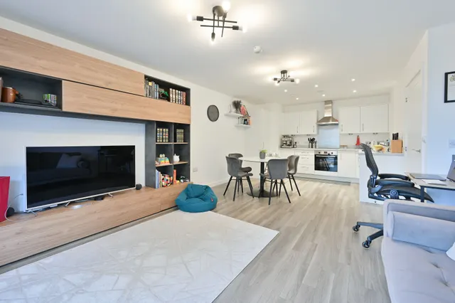Photo 3 — Flat 127, Thurlows Court, Watford