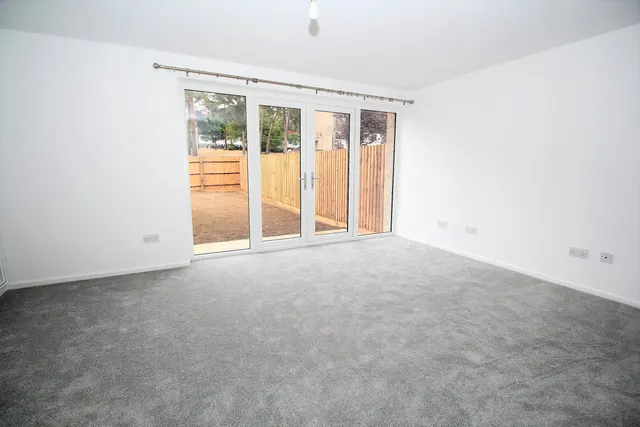 Essex Close, Bordon, GU35, photo 3