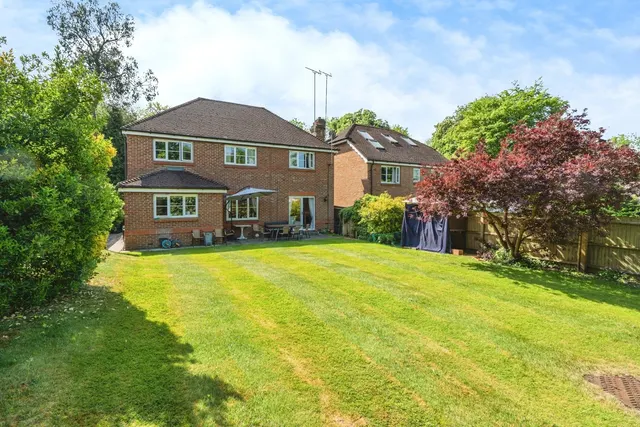 Green Lane, Leatherhead, KT22, photo 1