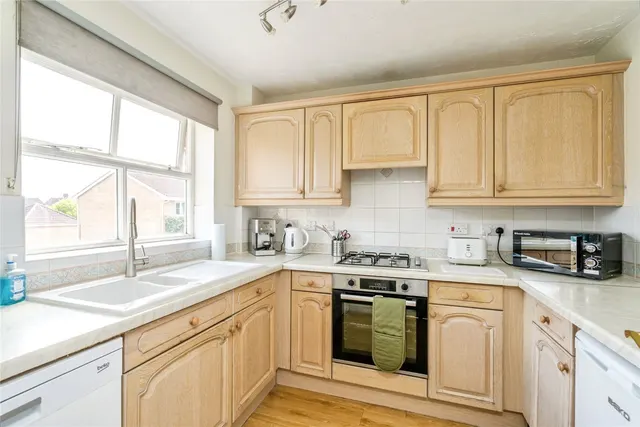 Harvester Close, Chichester, PO19, photo 3