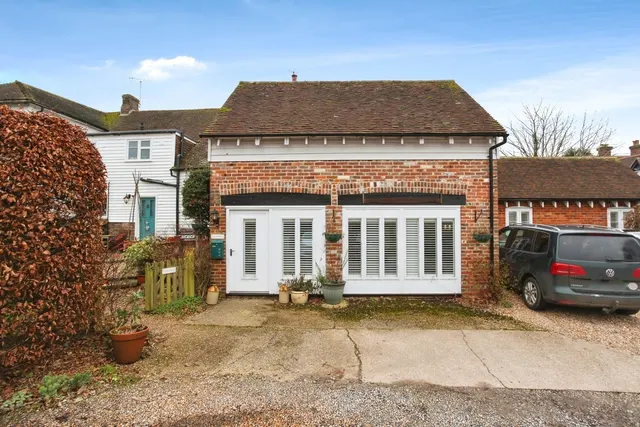 Ockley Road, Hawkhurst, TN18, photo 1