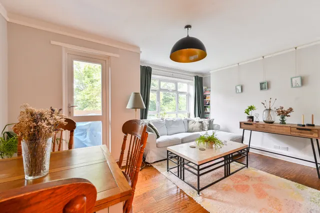 Photo 2 — 27 Hooper House, West Hill, London