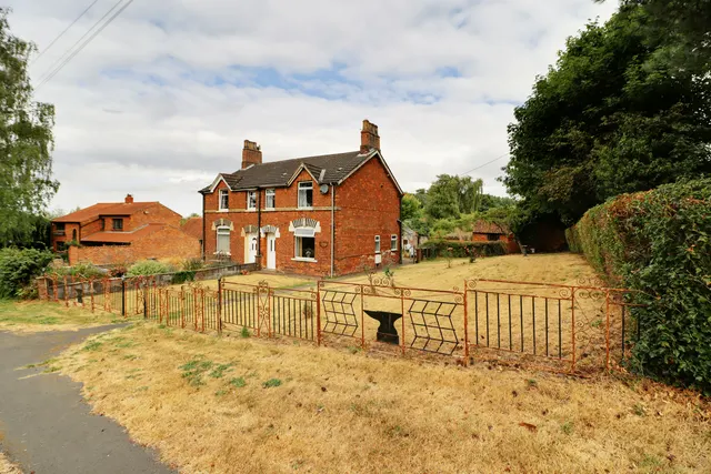 The Hill, Worlaby, DN20, photo 1