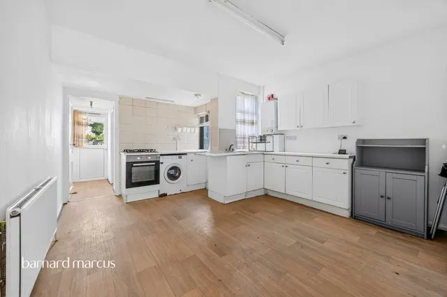 Photo 2 — Willett Road, Thornton Heath