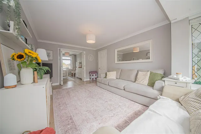 Photo 3 — Selhurst Way, Fair Oak, Eastleigh, Hampshire, SO50 7JX