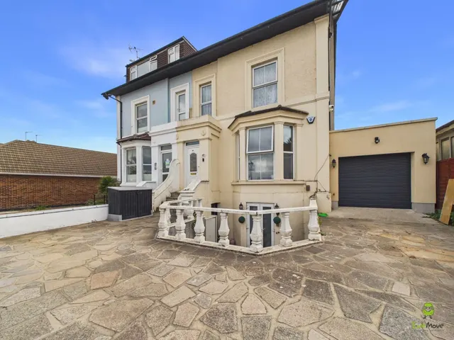 Bexley Road, Erith, DA8, photo 1
