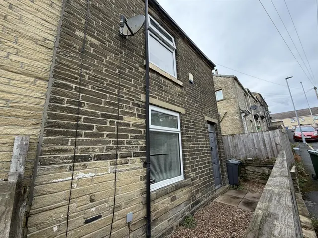 Fleece Street, Bradford, BD6, photo 1