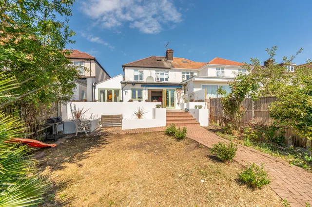 Photo 3 — 116 Dollis Hill Avenue, London