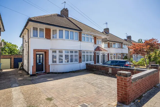 Felbridge Avenue, Stanmore, HA7, photo 1