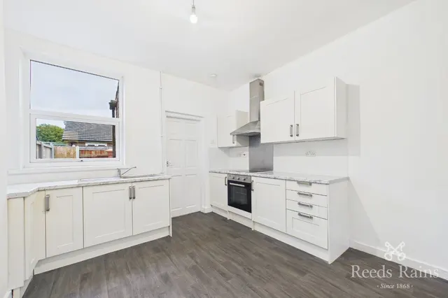 Belgrave Street, Denton, M34, photo 3