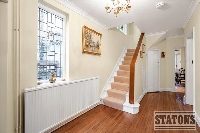 Photo 3 — Longland Drive, Totteridge, London, N20 8HN