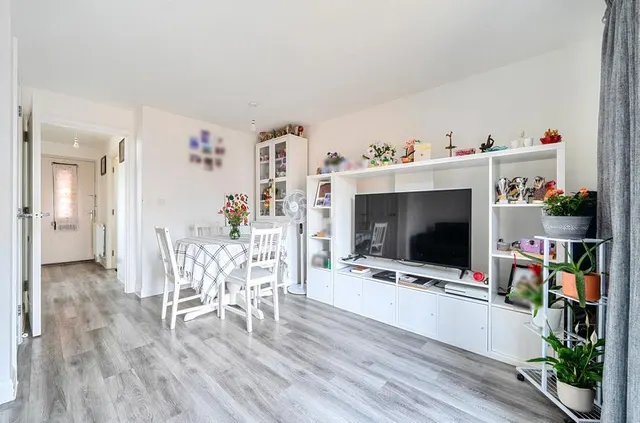 Kestrel Crescent, Witney, OX28, photo 2