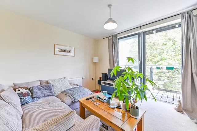 Photo 2 — 30 Rosefield, Pooles Park, London