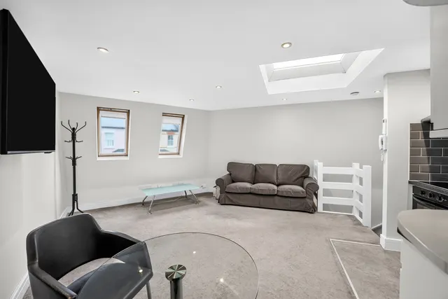 Abercrombie Street, Battersea, London, SW11, photo 1