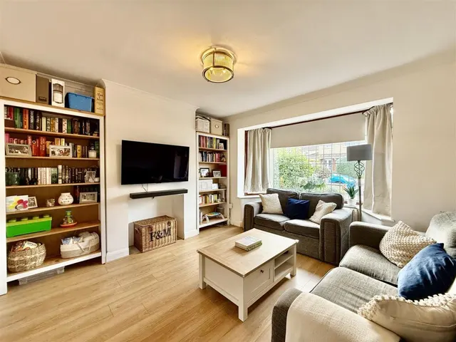 Woodside Avenue, Swindon, photo 2